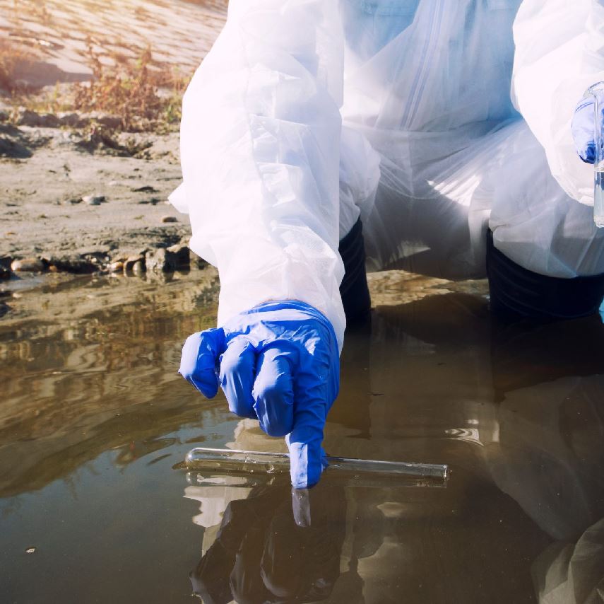 Los productos químicos pueden contaminar los cuerpos de agua